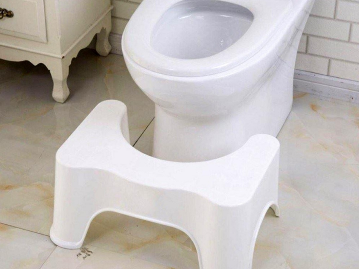 Ergonomický stupienok pod nohy k WC